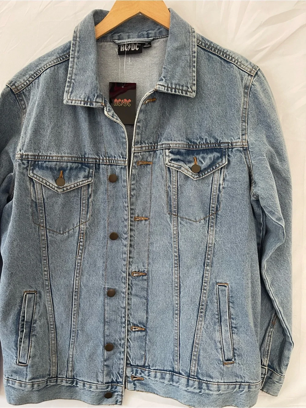 AC/DC light blue
